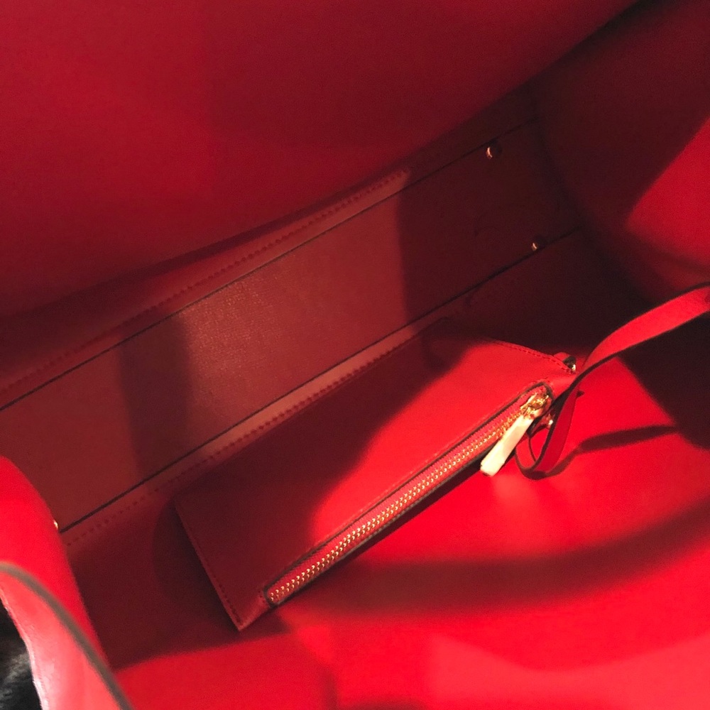 Totes - Picture 4 of 12